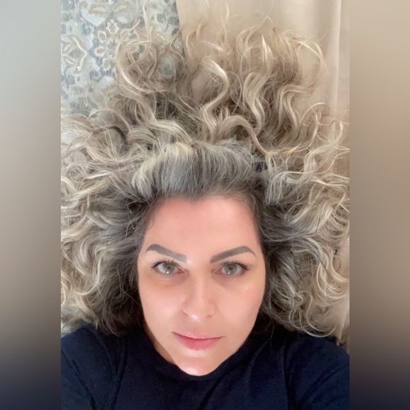 Meet your Posher, Robin - Picture 2 of 2